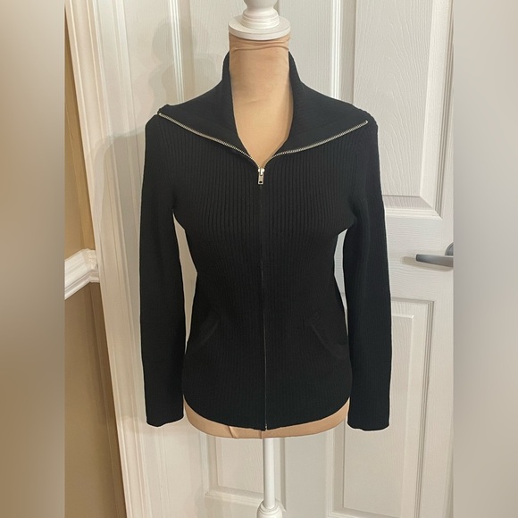 Casual Corner Black Merino Wool Sweater XS - Picture 6 of 6